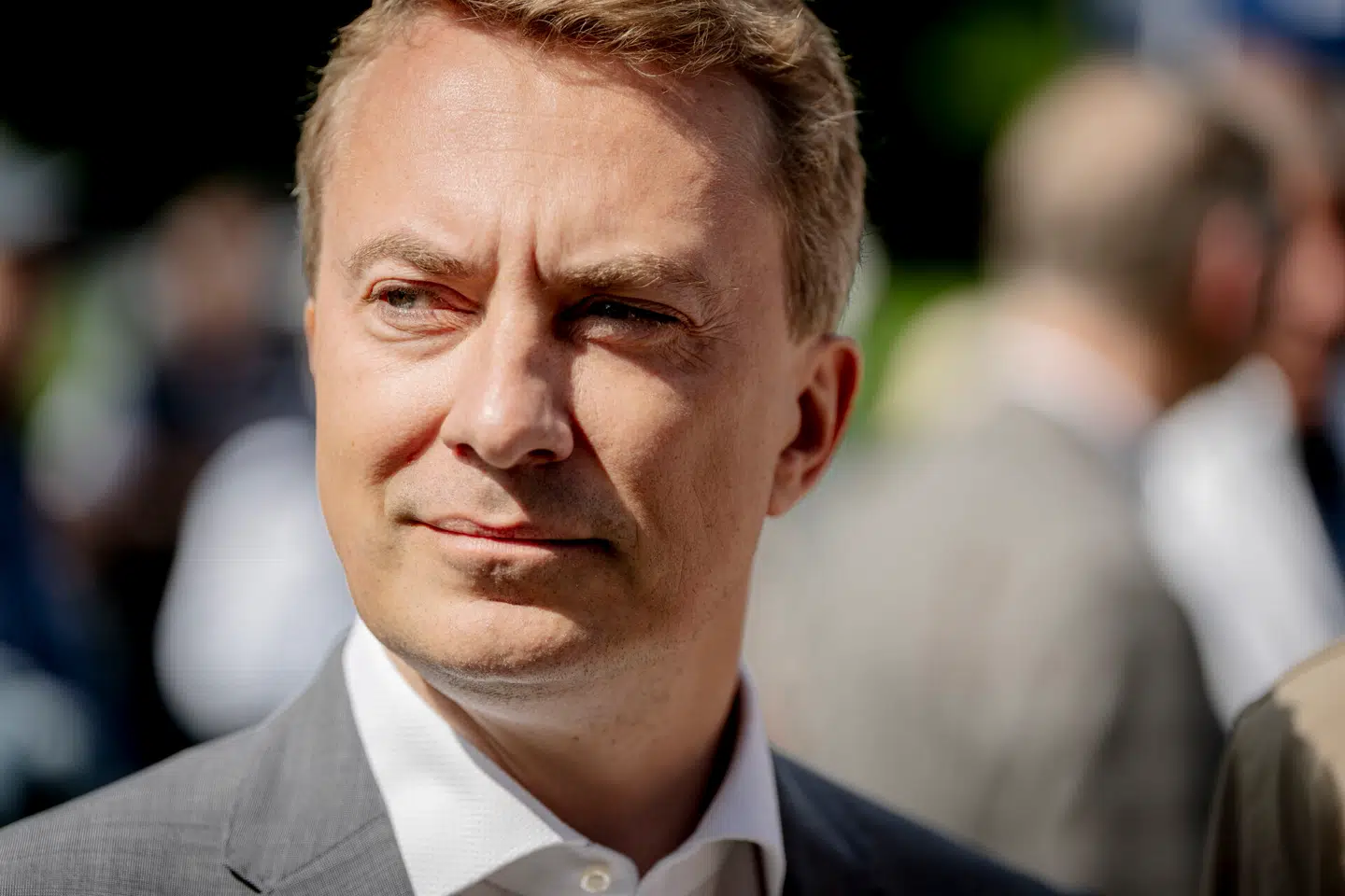 Dansk Folkepartis formand, Morten Messerschmidt, har længe været i hård konflikt med Moderaternes formand og udenrigsminister, Lars Løkke Rasmussen.