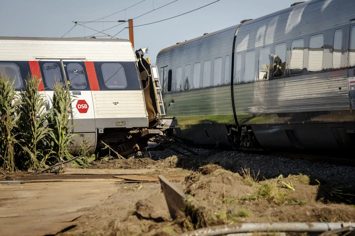 En 60-årige kvinde mistede livet, og flere blev kvæstet - heraf to alvorligt - ved togulykke i Bjerndrup. Der går flere måneder, før politiet kan tage stilling til, om nogen skal sigtes. (Arkivfoto).