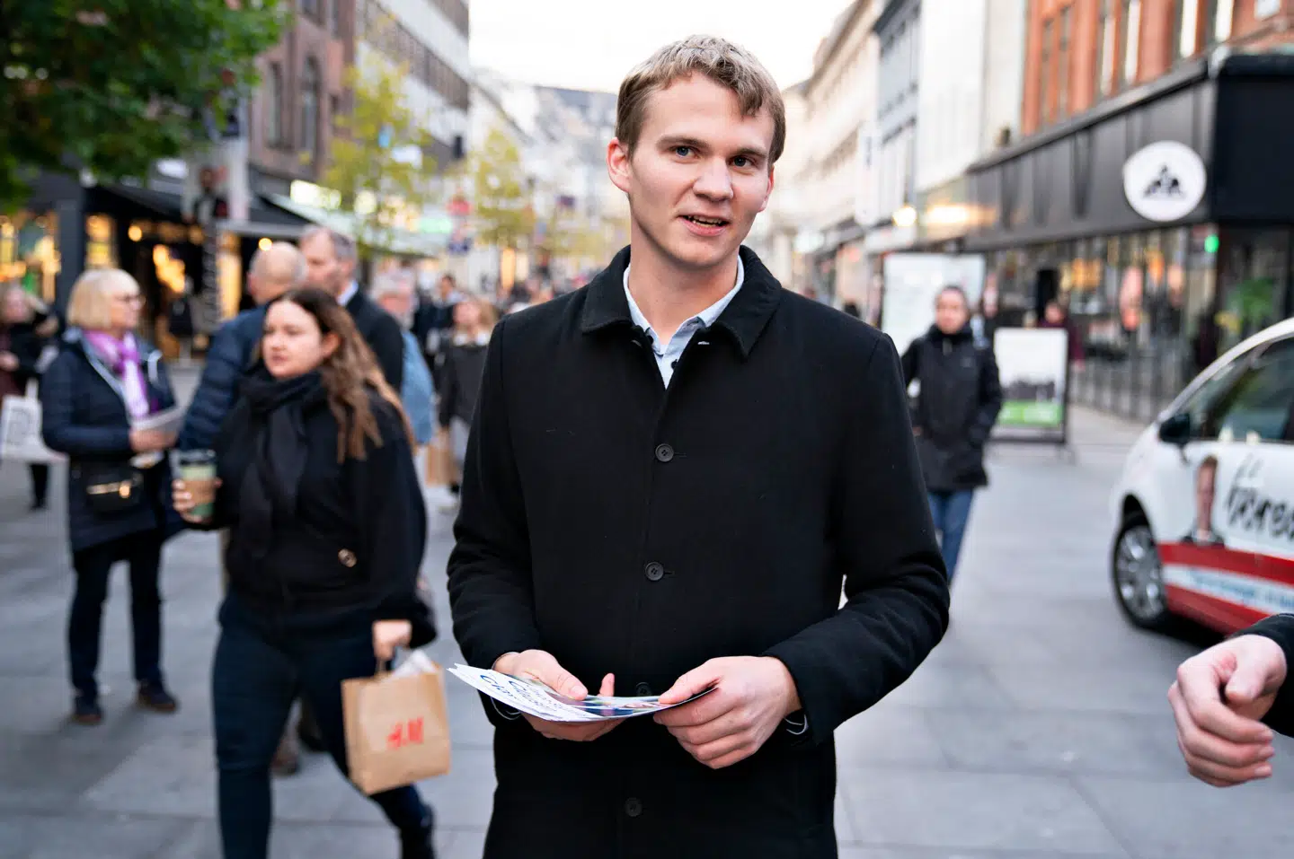 »Det sender et meget forkert signal, også i forhold til den linje, som regeringen og statsministeren kører. Der er et eller andet, der slet ikke hænger sammen,« siger Danmarksdemokraternes byrådsmedlem, Jakob Søgaard Clausen.