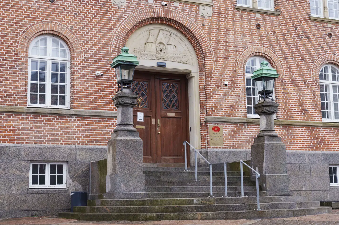 En dommer har ved en straksdom idømt en 29-årig mand syv års fængsel for medvirken i en større narkosag. (Arkivfoto).