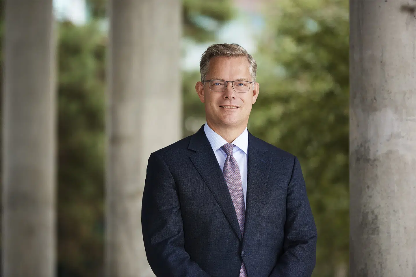 Sydbanks topchef, Mark Luscombe, glæder sig over, at banken på trods af en tilbagegang i nettorenteindtægterne har leveret et godt resultat i første halvår af 2025. (Arkivfoto).