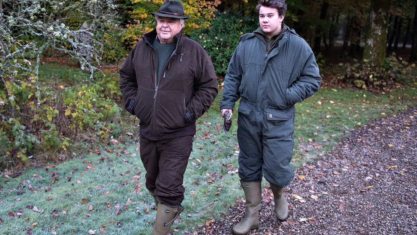 Christian Kjær med sønnen Christopher under en jagttur i 2016.