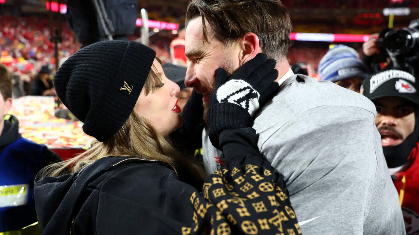 Taylor Swift og Travis Kelce efter en fodboldkamp i starten af året.