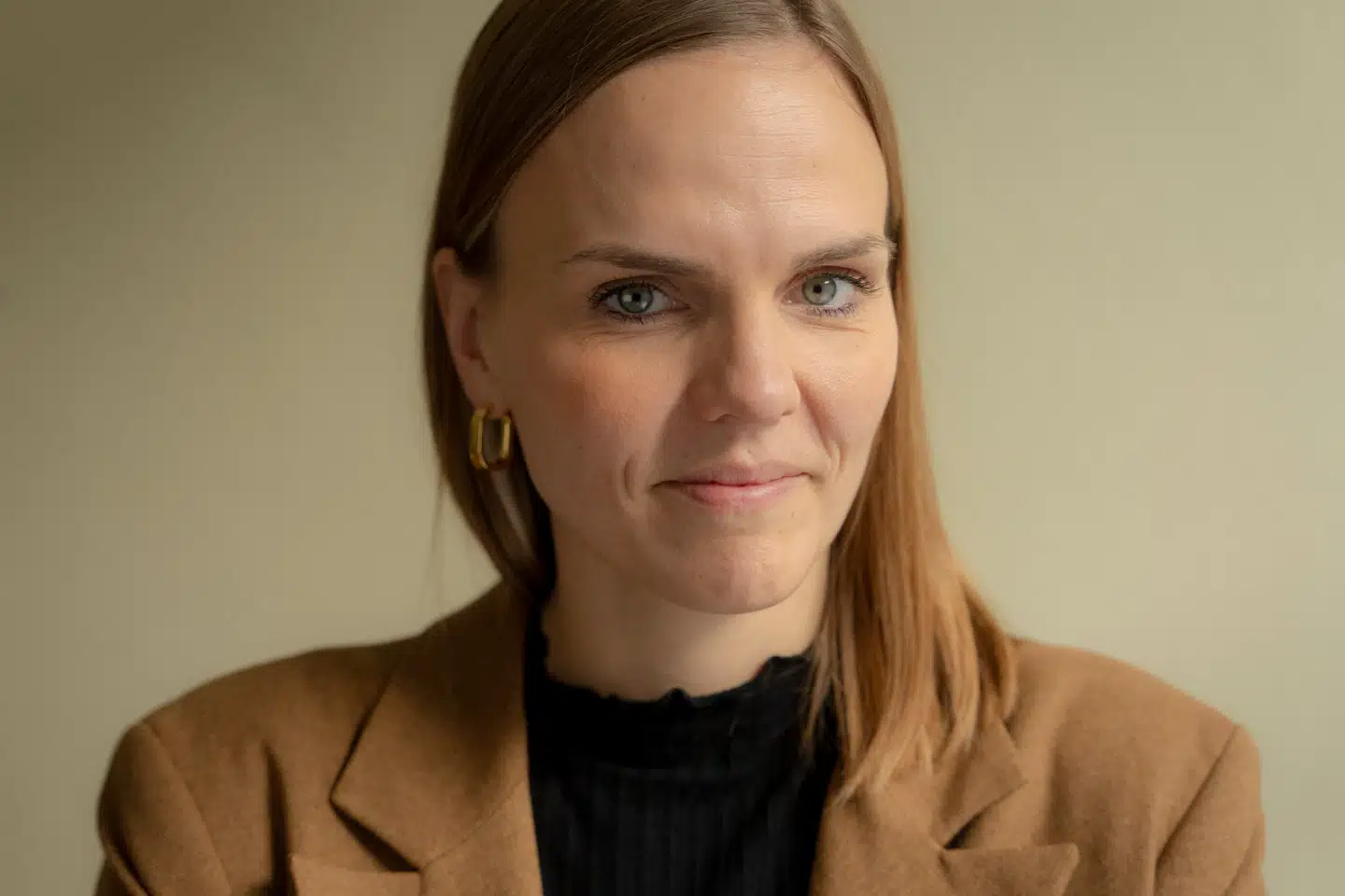 Techgiganterne har vundet kampen om vores børns opmærksomhed, mener digitaliseringsminister Caroline Stage (M). Nu sætter regeringen 160 millioner kroner af til at slå tilbage.