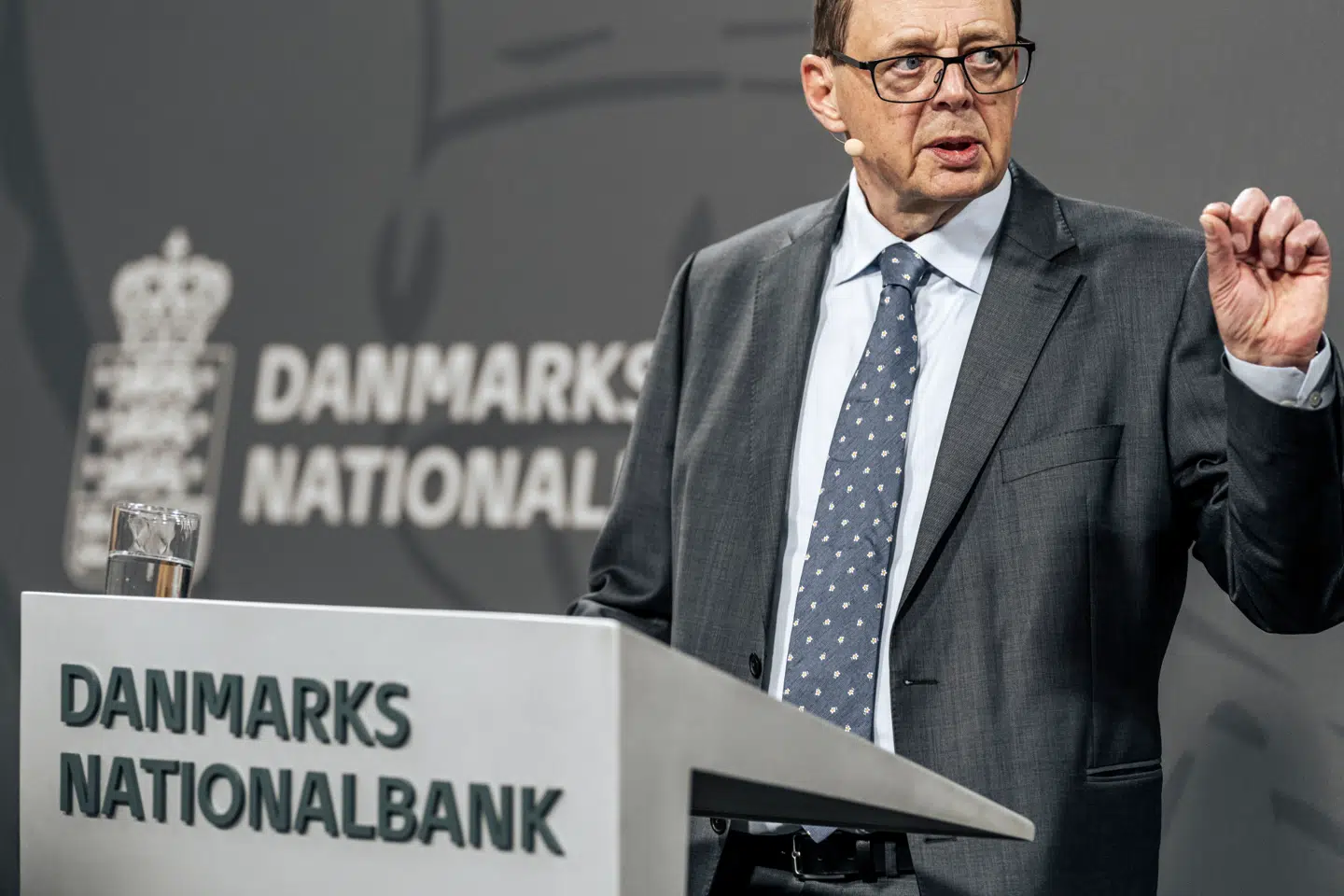 Nationalbankdirektør Christian Kettel Thomsen har sendt en ny eksplosiv analyse på gaden. Tre af nationalbankens økonomer har regnet på, hvor lidt der skal til, før regningen fra Trumps straftold helt kan elimineres.