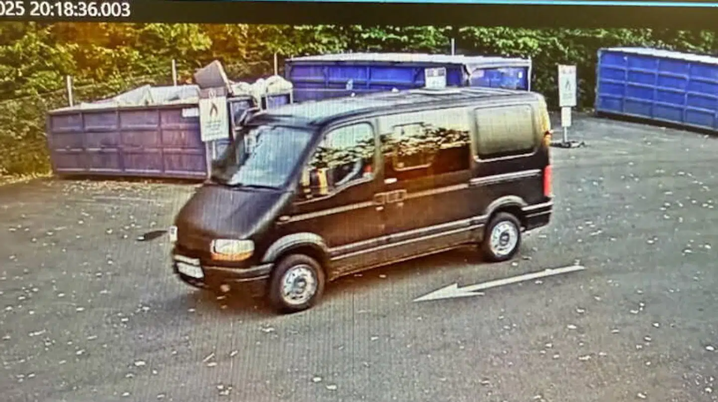 På genbrugsstationen i Bording er bilen angiveligt blevet set.