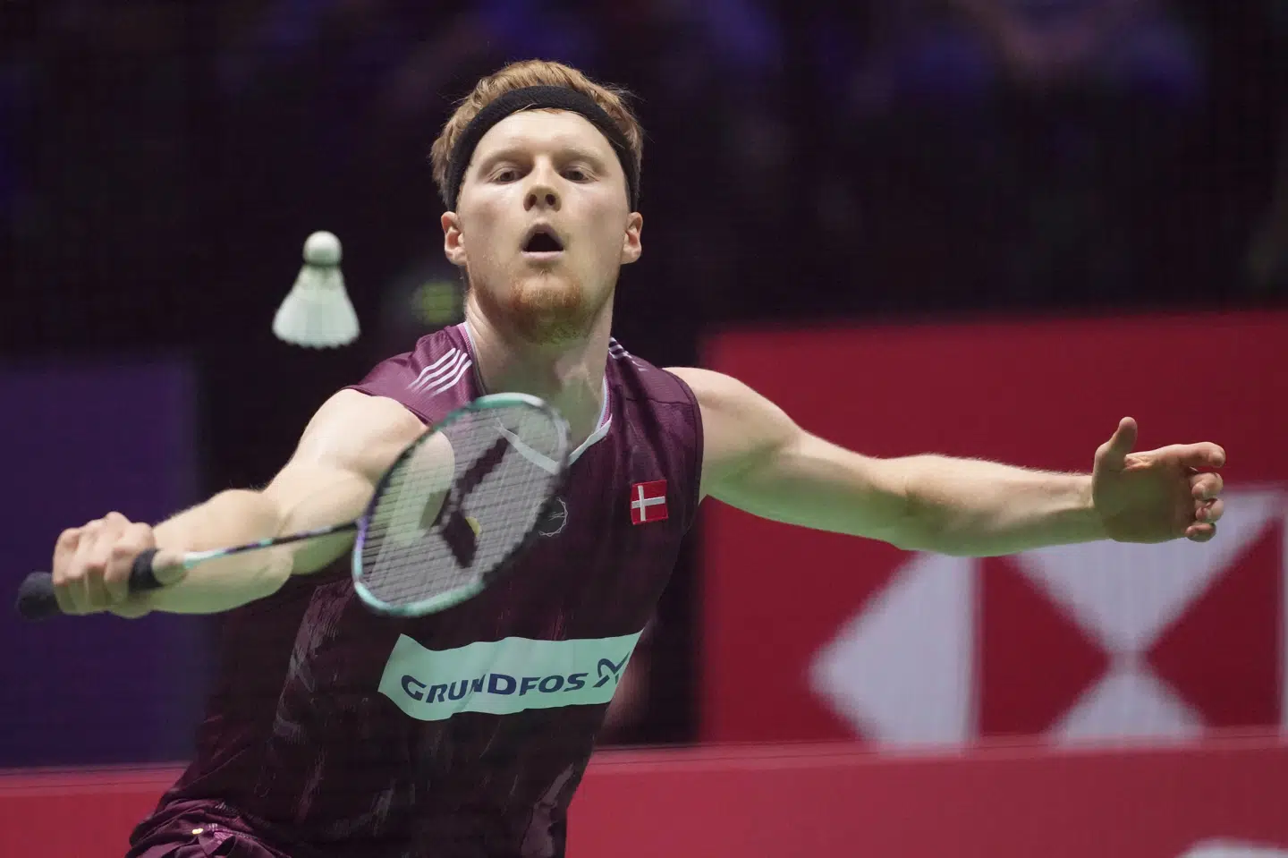 VM-kvartfinalebilletten kom i hus med en koncentreret indsats i tredje sæt for Anders Antonsen.