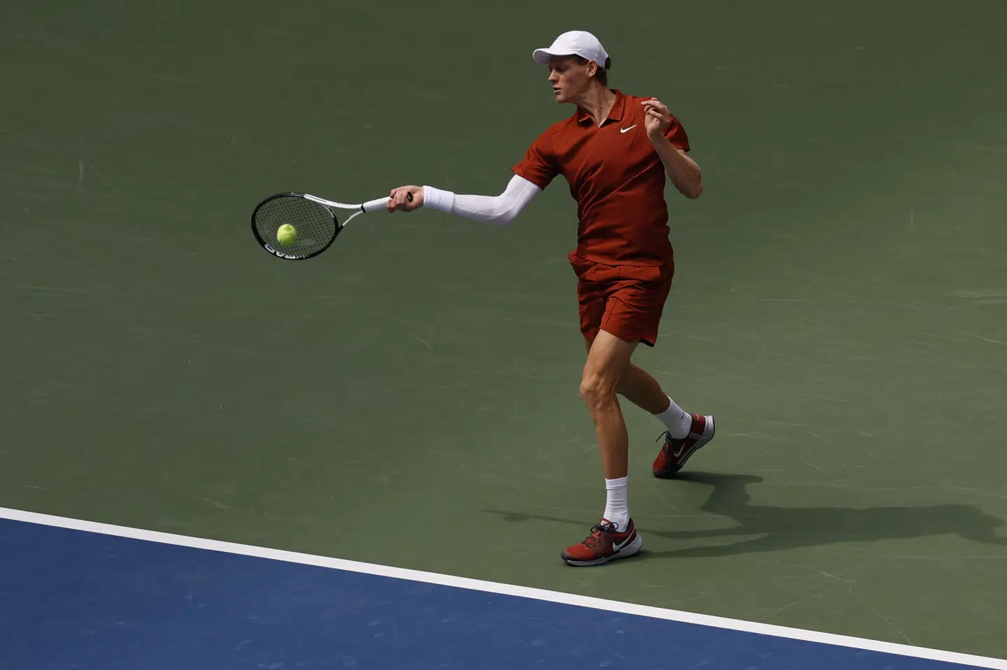 Jannik Sinner har i år vundet Australian Open og Wimbledon, og han ligner en, der har tænkt sig at slutte af med en sejr i årets sidste grand slam-turnering i New York.
