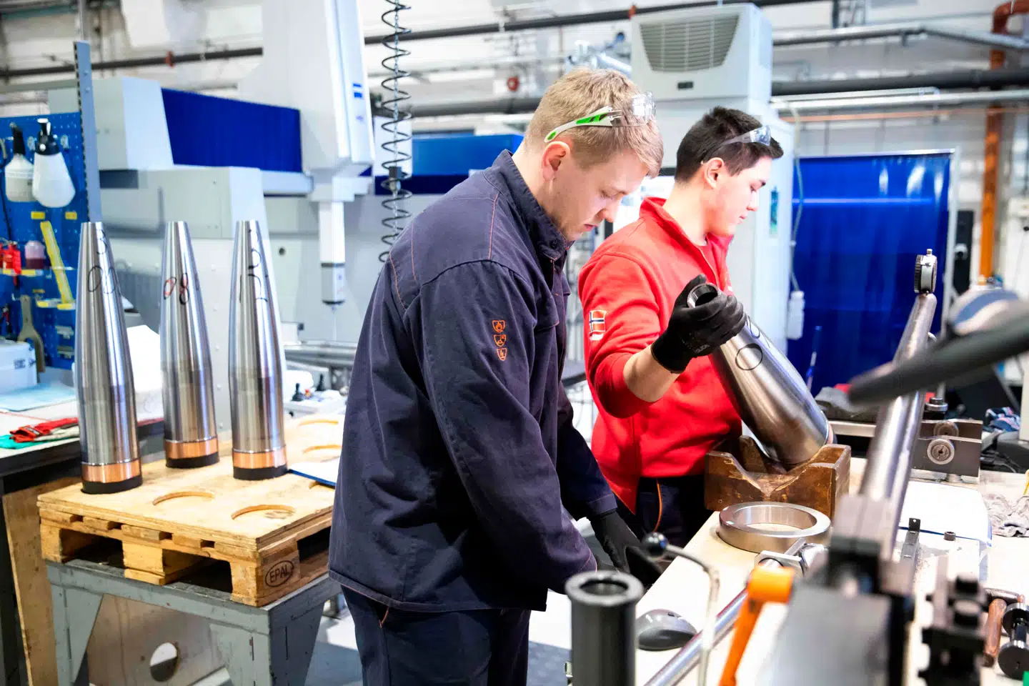 Arbejdere på Nammos i Raufoss i Norge.