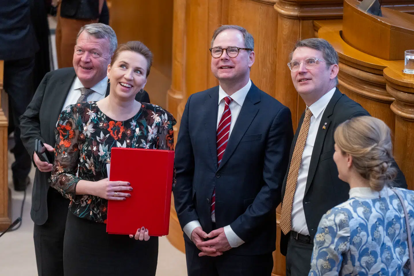 Regeringens gaveregn over danskerne får økonomer til at tænke på valgkamp.