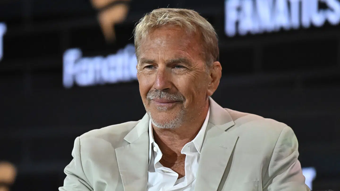 Kevin Costner bliver sat i forbindelse med filminstruktøren og forfatteren Kelly Noonan Gores. (Arkivfoto)