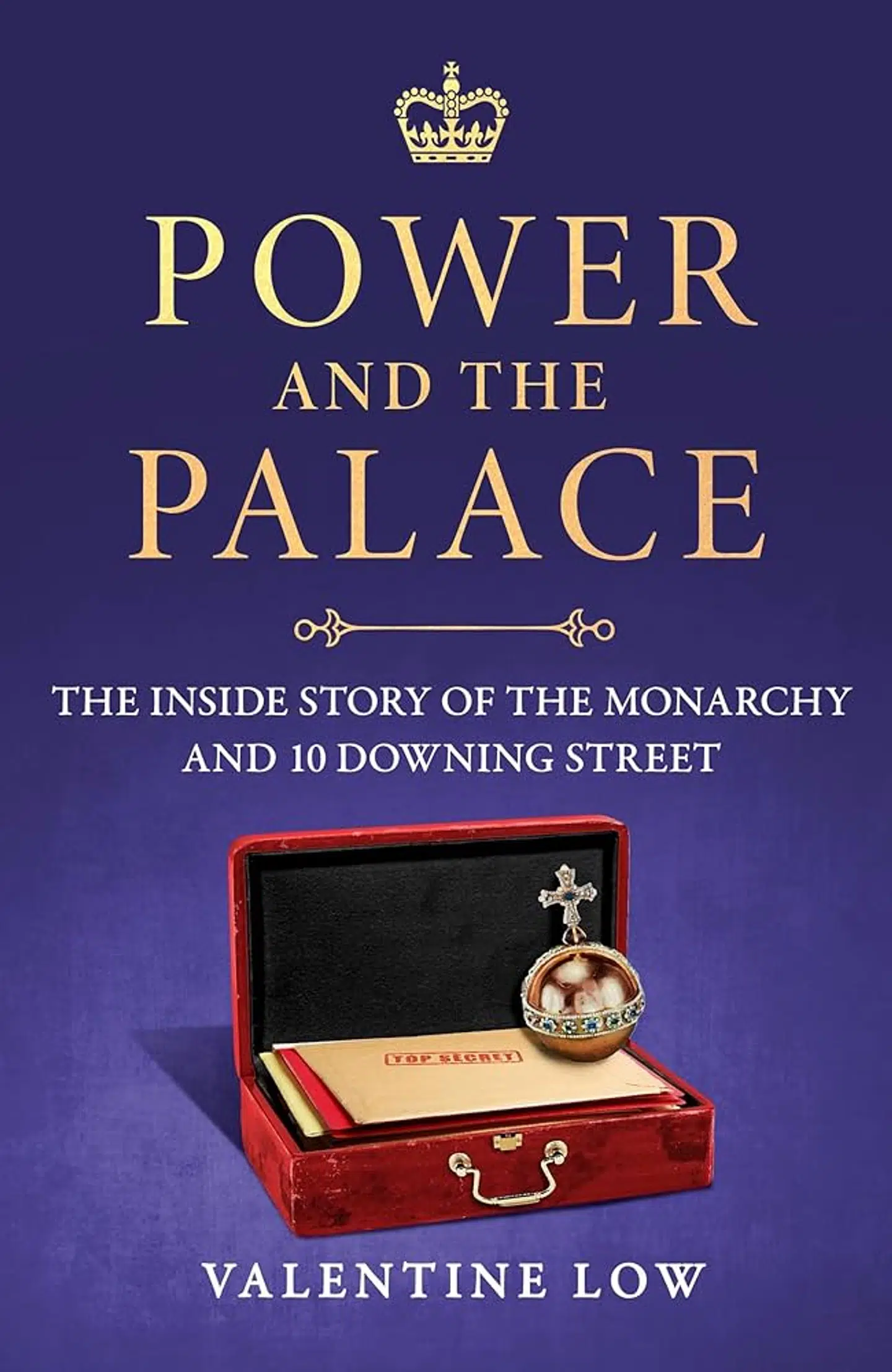 Den nye bog 'Power and the Palace: The Inside Story of the Monarchy and 10 Downing Street' af den tidligere kongehusreporter Valentine Low påstår, at dronning Elizabeth var imod at forlade EU. Foto: PR