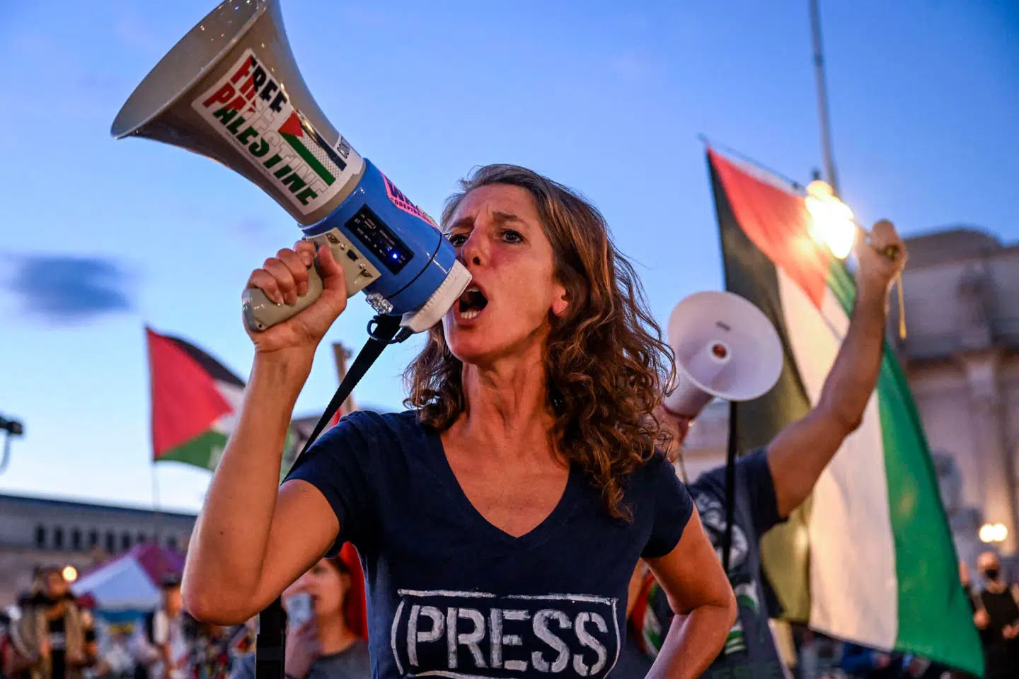 Aktivister demonstrerer i Washington 28. august efter Israels angreb på Nasser-hospitalet i Gaza, hvor mindst 20 omkom, herunder fem journalister. Foto: Fatih Aktas, Scanpix.
