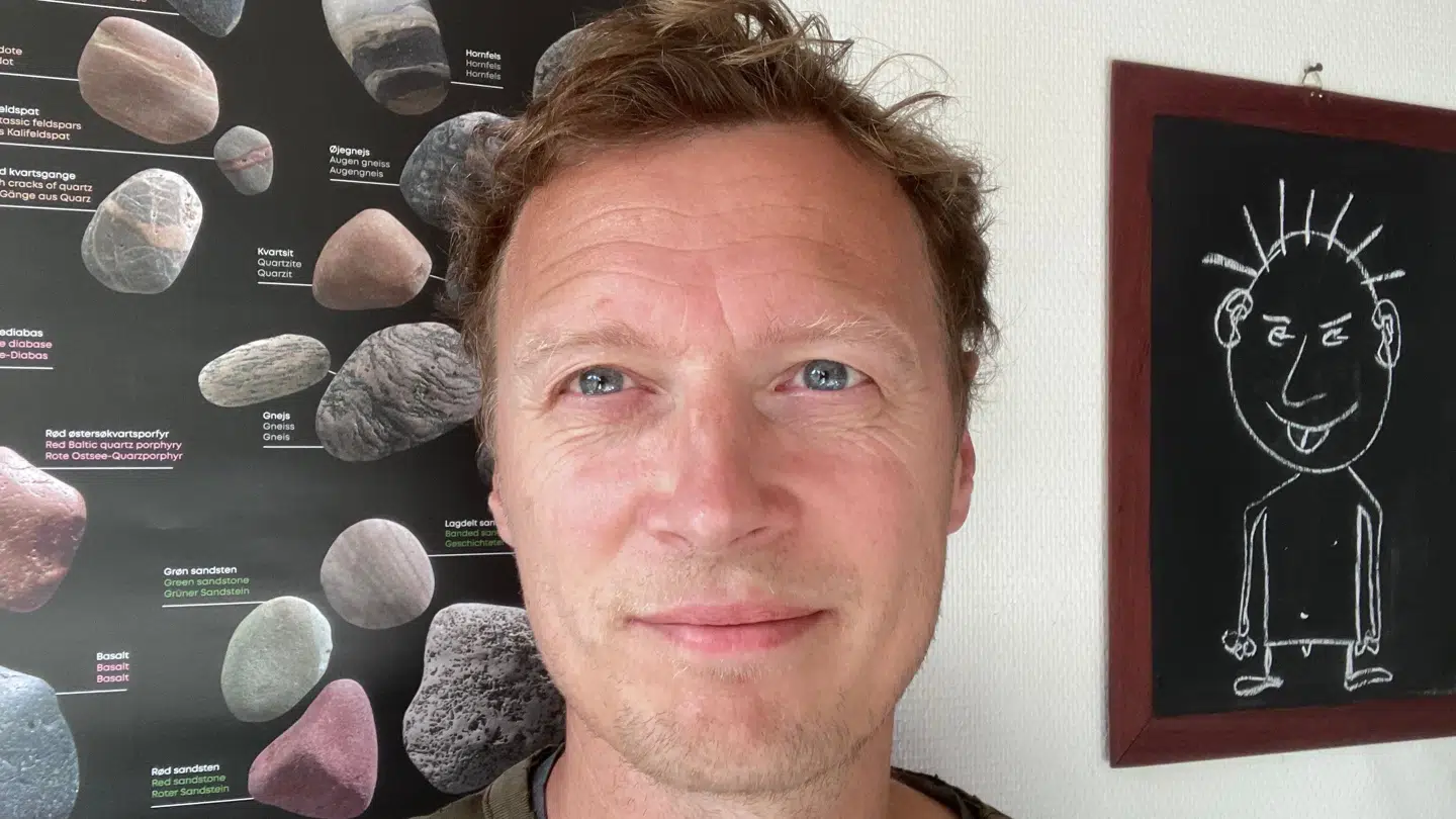 Asger Holm Christensen investerer primært for sjov, men også for at få mest muligt ud af sine penge.