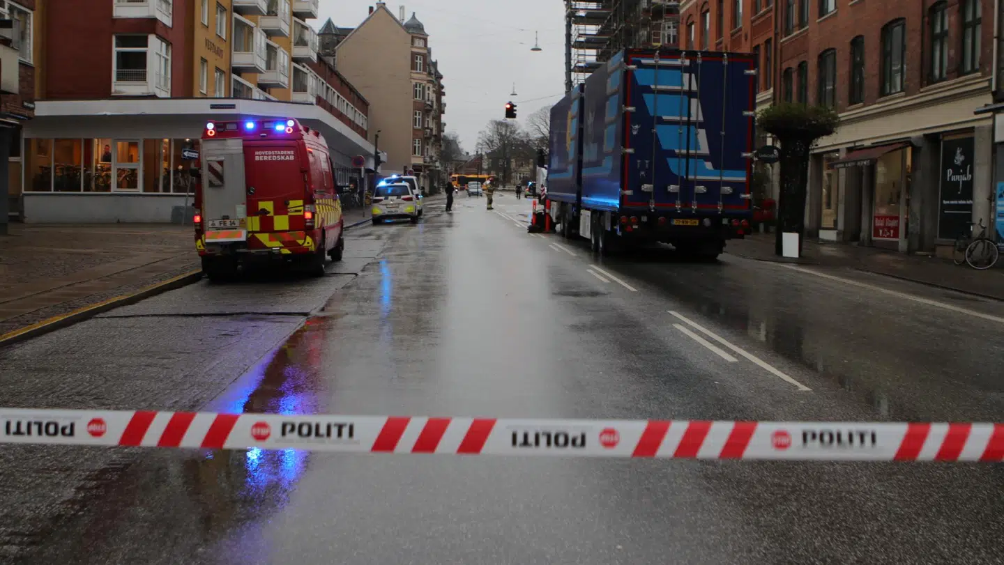 Valby Langgade i København er afspærret på grund af mistanke om et gasudslip.