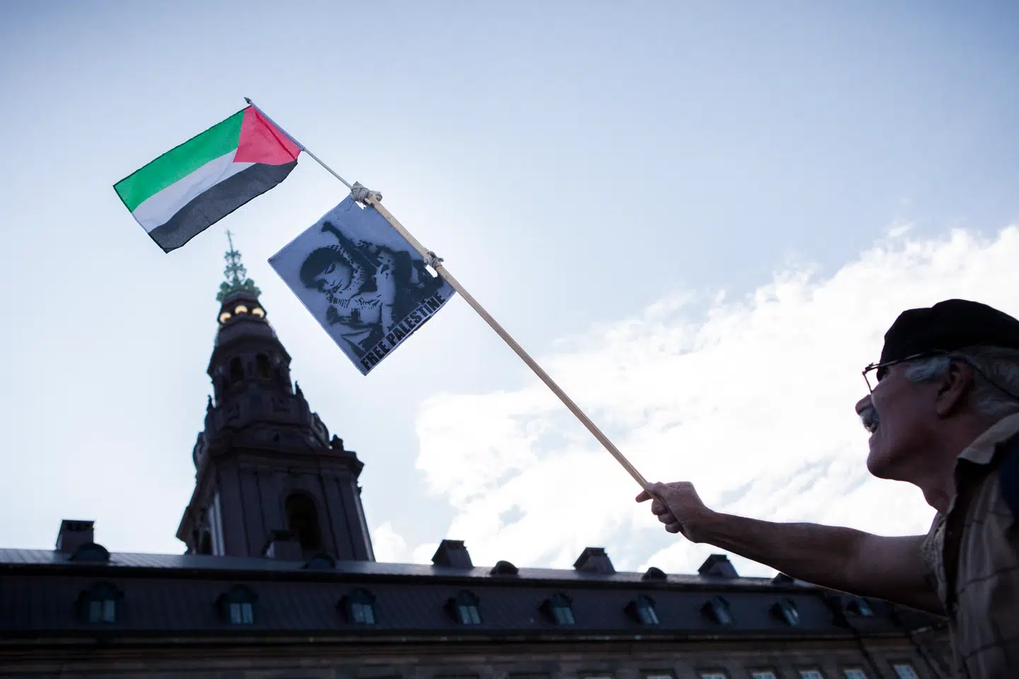 Kommunalvalget i København skal være et »Gazavalg«, mener kommunalvalgskandidat. Her ses et billede fra en pro-Palæstina-demonstration ved Christiansborg Slotsplads.