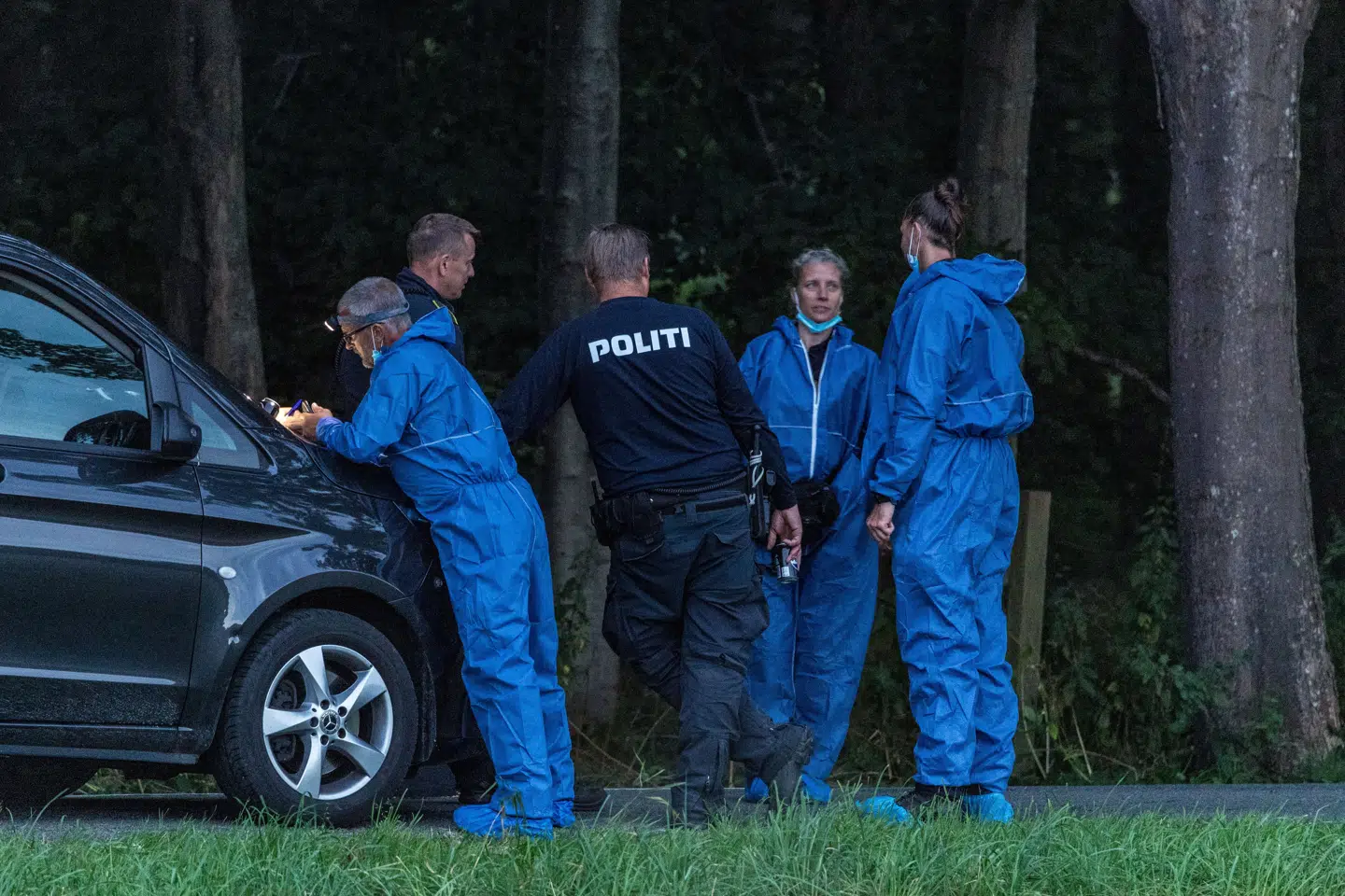 Nordsjællands Politi arbejdede mandag på Møllevej i Nivå i forbindelse med et mistænkeligt dødsfald. Nu er en mand på 82 år anholdt for drab.