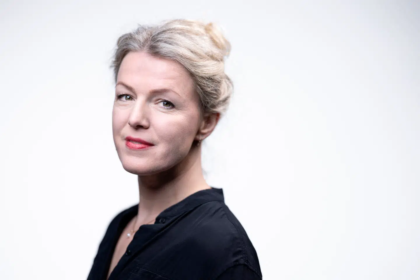 Den islandske forfatter Sigríður Hagalín Björnsdóttir har netop udsendt en ny roman, der er sat i Island i 1479. Det er en bog med format, men det er, som om bogen aldrig helt fænger, skriver Berlingskes anmelder.