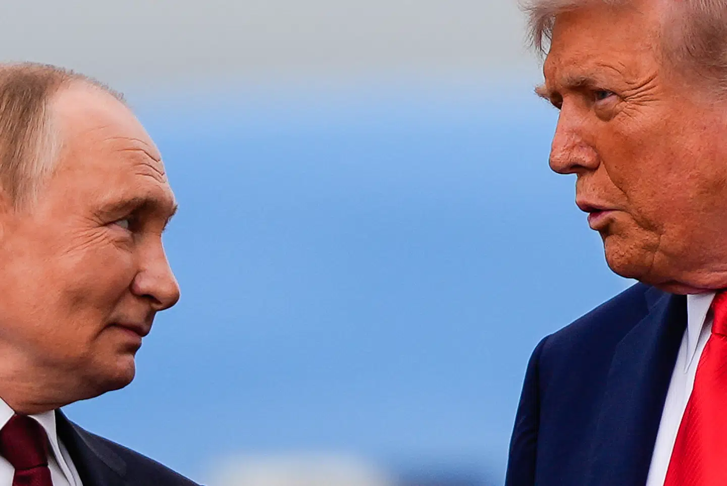 Her ses et billede fra mødet mellem den russiske præsident, Vladimir Putin, og den amerikanske præsident, Donald Trump, den 15. august.