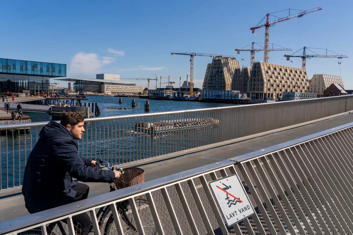 En af Københavns andre cykelbroer. Her cykelbroen over til Papirøen.