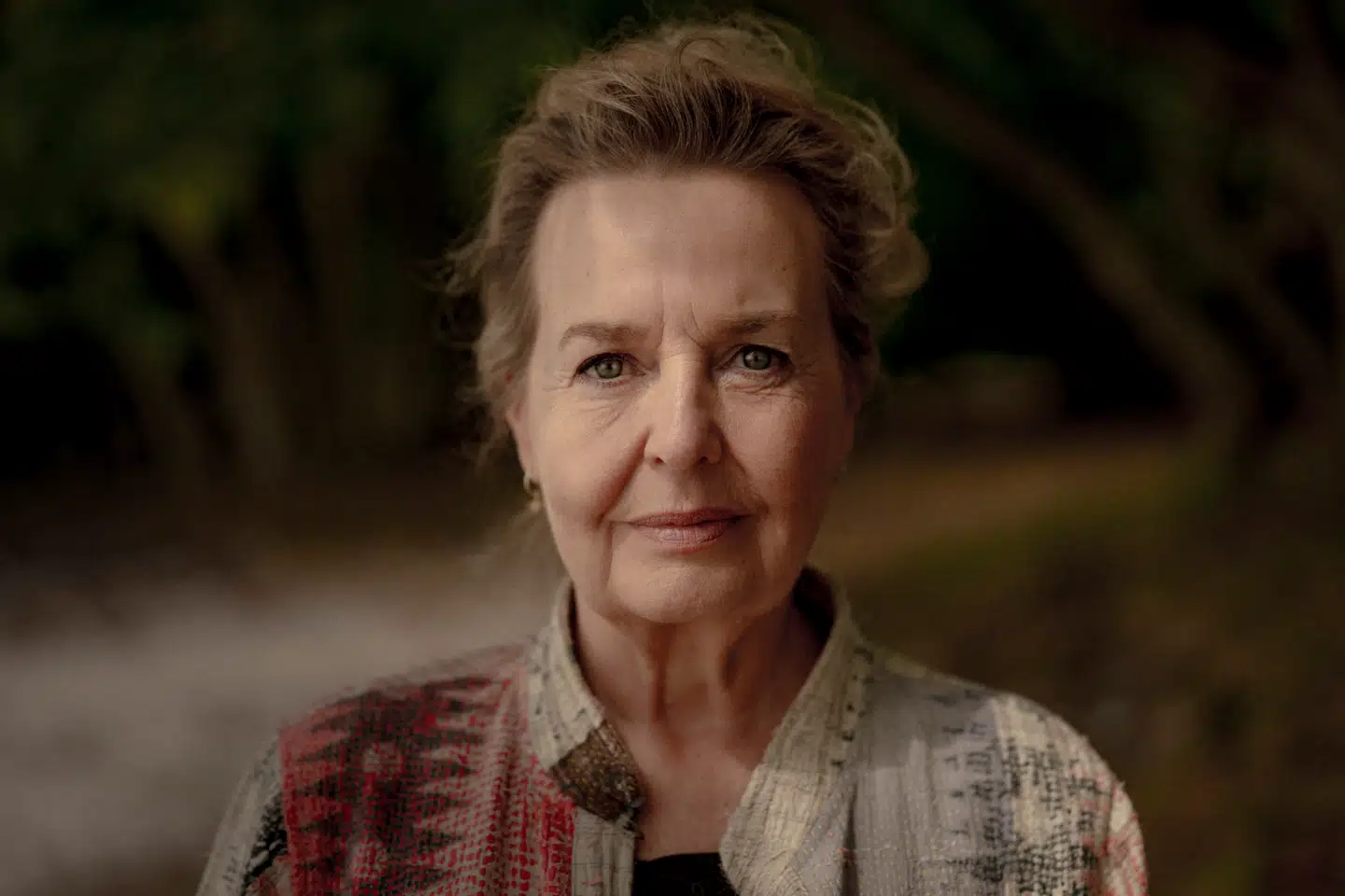 I 1987 blev den dengang 19-årige Camilla Karlslund smittet med hiv. Manden vidste godt selv, at han var smittet. Hun skammede sig i årevis. Og hun har holdt det hemmeligt for de fleste i sit liv. Indtil nu, hvor hun udgiver en bog om det.