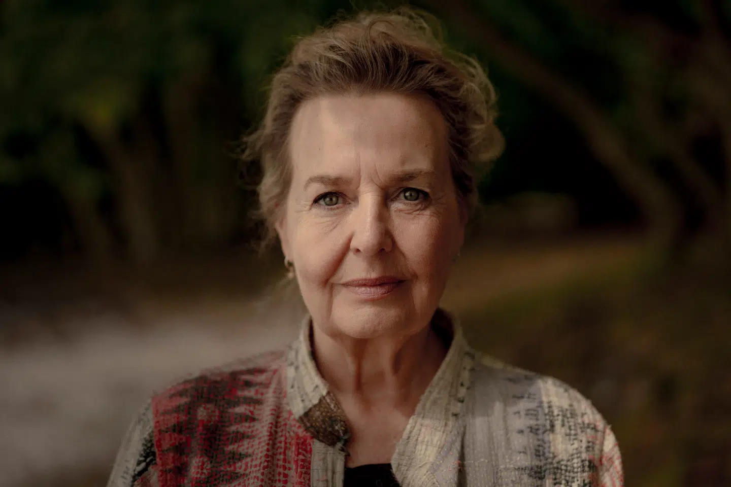 I 1987 blev den dengang 19-årige Camilla Karlslund smittet med hiv. Manden vidste godt selv, at han var smittet. Hun skammede sig i årevis. Og hun har holdt det hemmeligt for de fleste i sit liv. Indtil nu, hvor hun udgiver en bog om det.