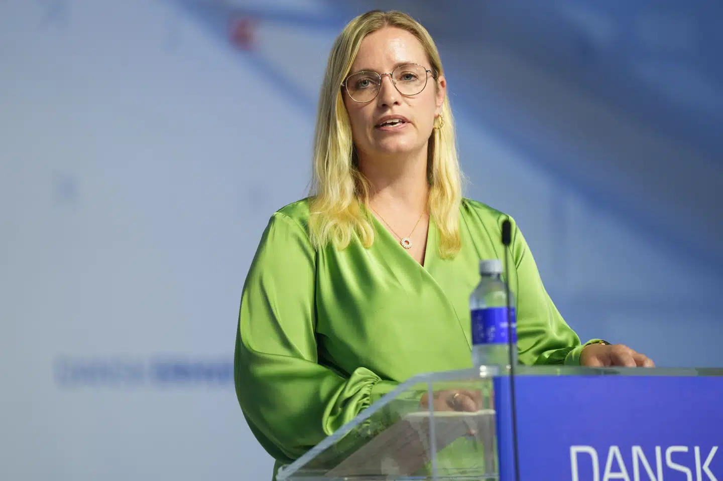 Stephanie Lose vil have færre byrder og lavere skat i en kommende økonomisk reform, erklærer hun fra talerstolen på Dansk Erhvervs Årsdag i Øksnehallen i København.