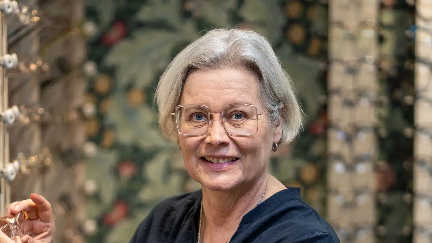 Ane Iversen er godt træt af de nye parkeringsregler foran hendes butik.