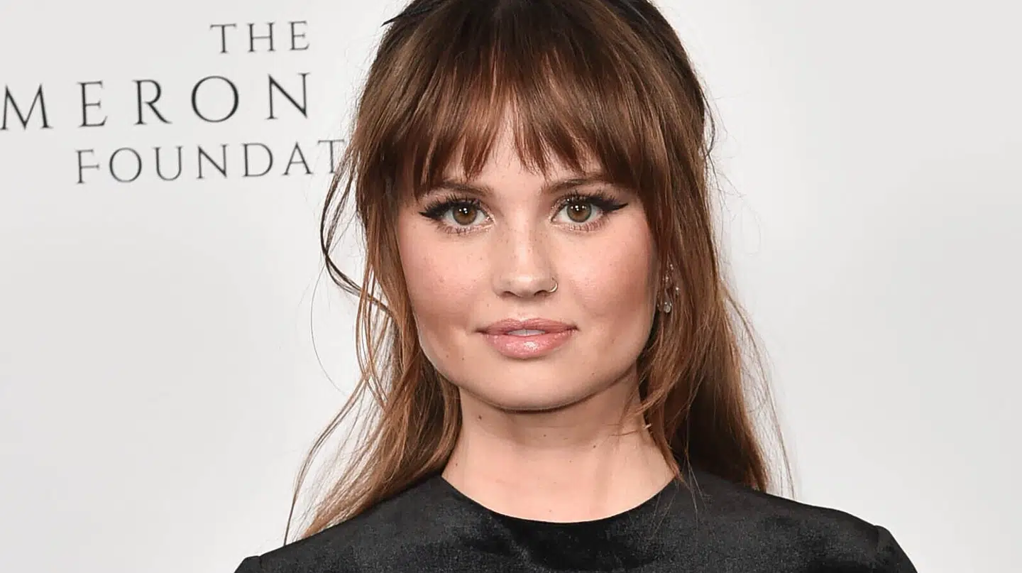 Søndag aften smed Netflix-stjernen Debby Ryan en stor nyhed på Instagram.