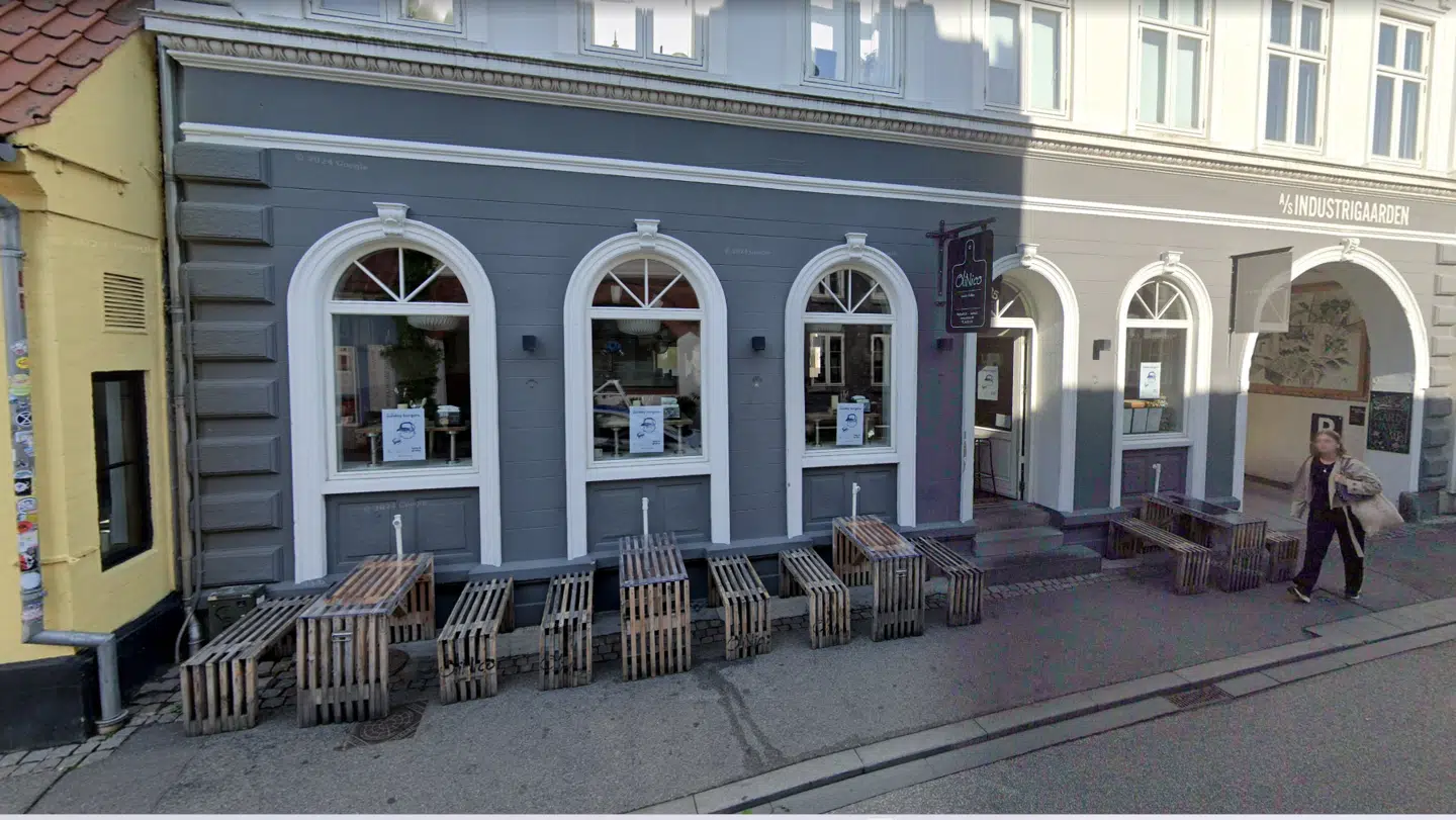 Oli Nico Gastro Grillbar i Aarhus er af Aarhus Stiftstidende blevet kaldt 'noget nær en institution' i Mejlgade. Nu er stedet gået konkurs.