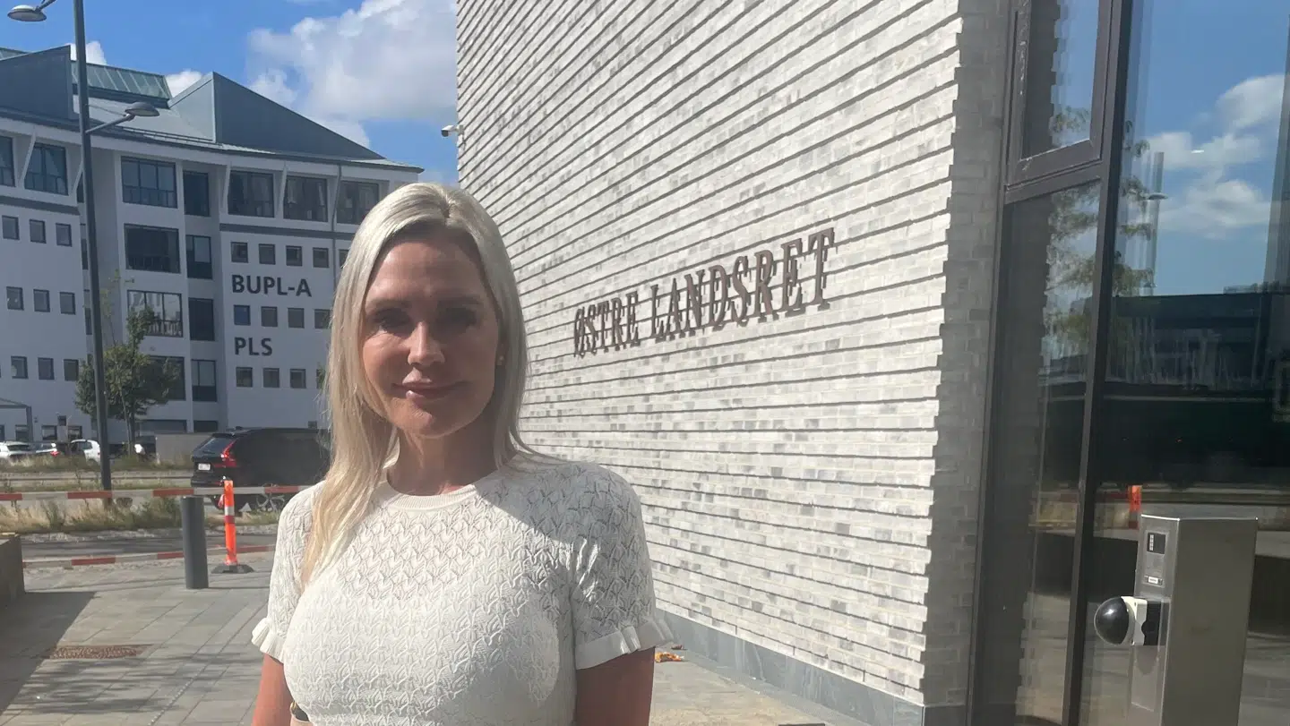 Janni Ree havde en god mavefornemmelse efter sin dag i Østre Landsret, hvor det blev afgjort, at der først om fire uger vil falde dom i hendes og hendes forlags ankesag mod Karsten Rees forbud over bogen 'Evig Diva'. Foto: Lykke Buhl