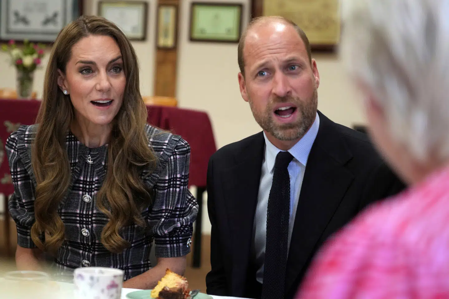 Prins William og prinsesse Kate fotograferet mandag på officiel opgave - og pludselig var prinsessens hår forandret igen.