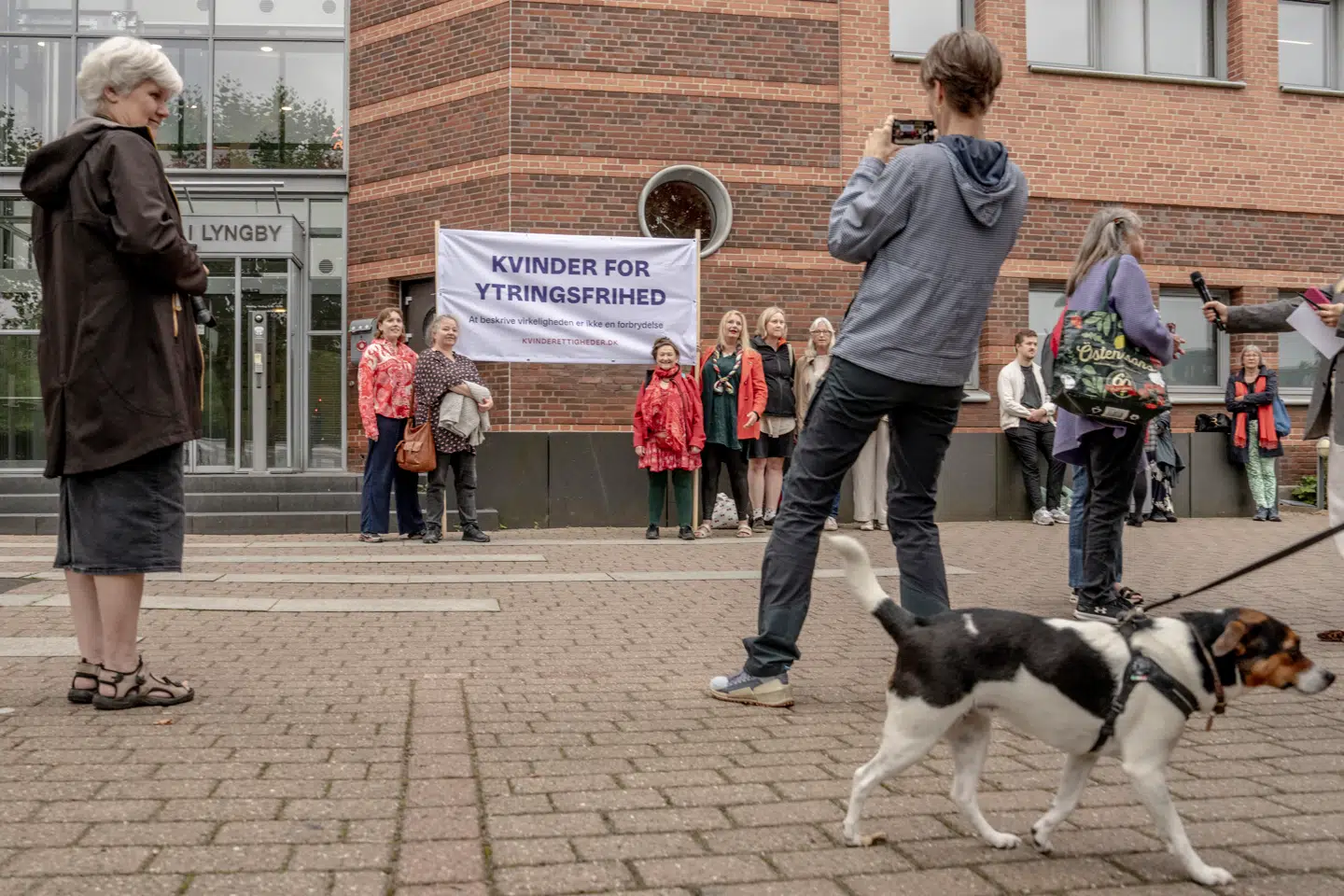 Organisationen Kvinderettigheder.dk afholdt på en retsdag i august en demonstration foran retten i Lyngby i sympati med Lotte Ingerslev, der blev sagsøgt af transkvinden Nadia Jacobsen for æreskrænkelse og chikane.