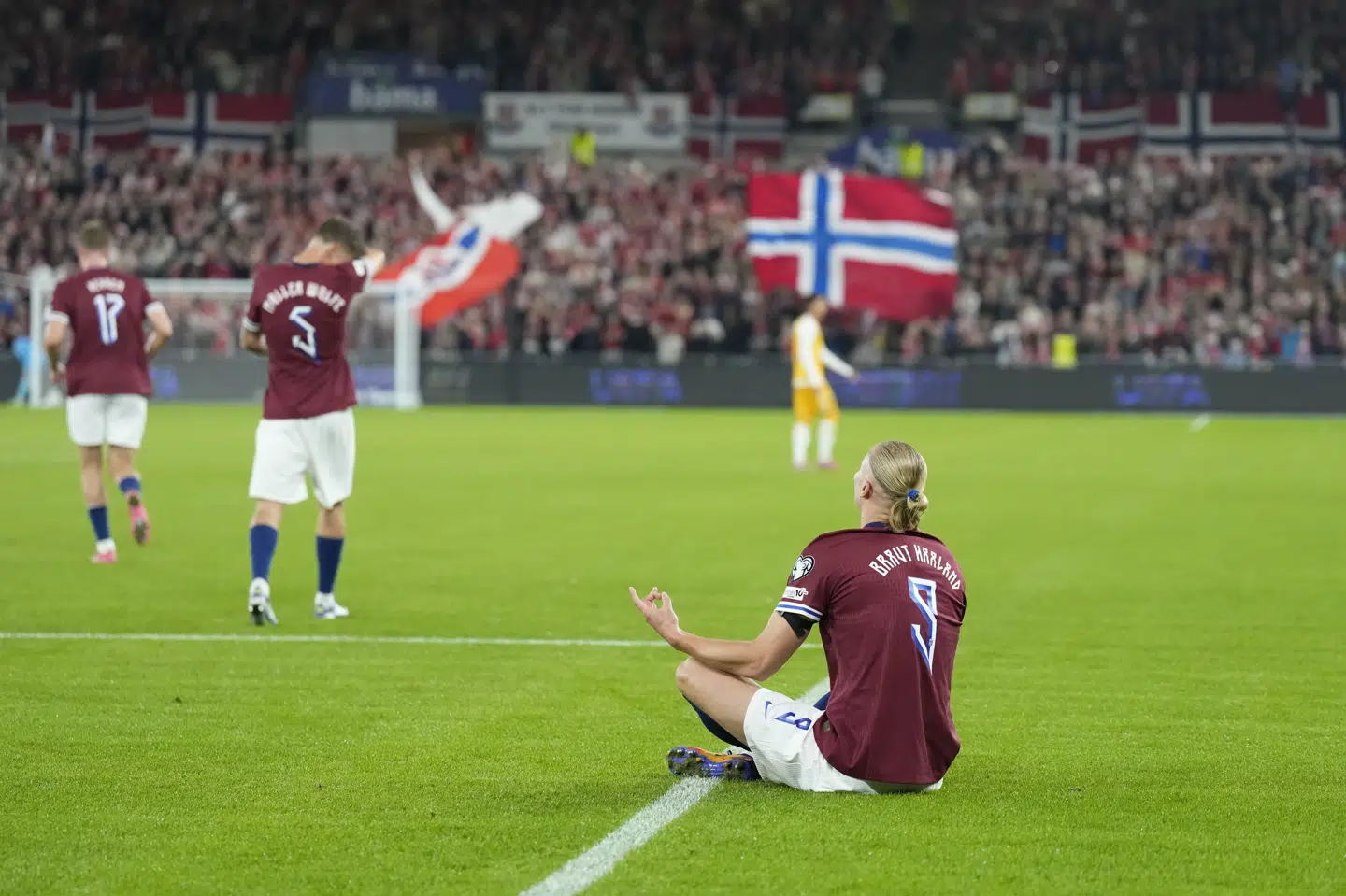 Erling Haaland lavede hattrick i første halvleg af kampen mod Moldova og endte i alt med fem kasser.