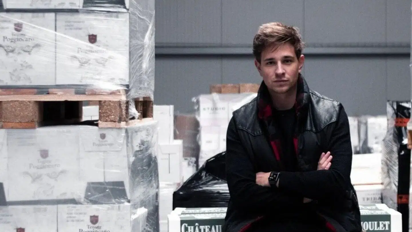 Tobias Silverstein Hinchely er medejer af vinforhandleren Den Sidste Flaske, der ligger i Aabenraa.