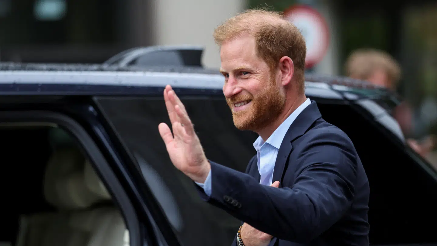 Prins Harry fotograferet tidligere onsdag under sit besøg i London. Senere sammen dag besøgte han sin far.