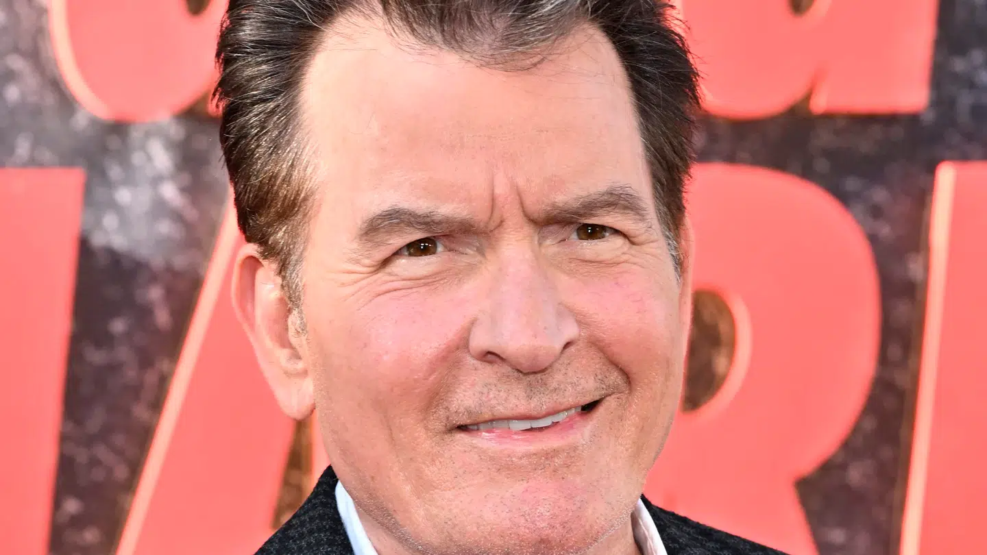 Charlie Sheen er aktuel med en ny Netflix-serie, hvor han afslører flere pikante detaljer om sin fortid. (Arkivfoto)