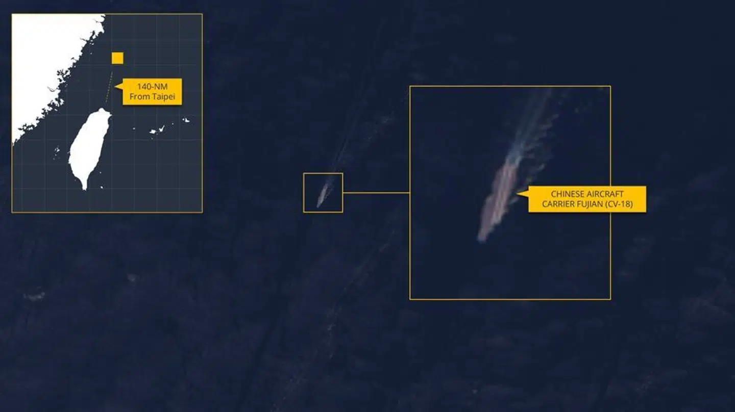 Satellitbilleder viser Kinas nye superhangarskib Fujian blot 140 sømil fra Taiwan. Det svarer til godt 259 kilometer.