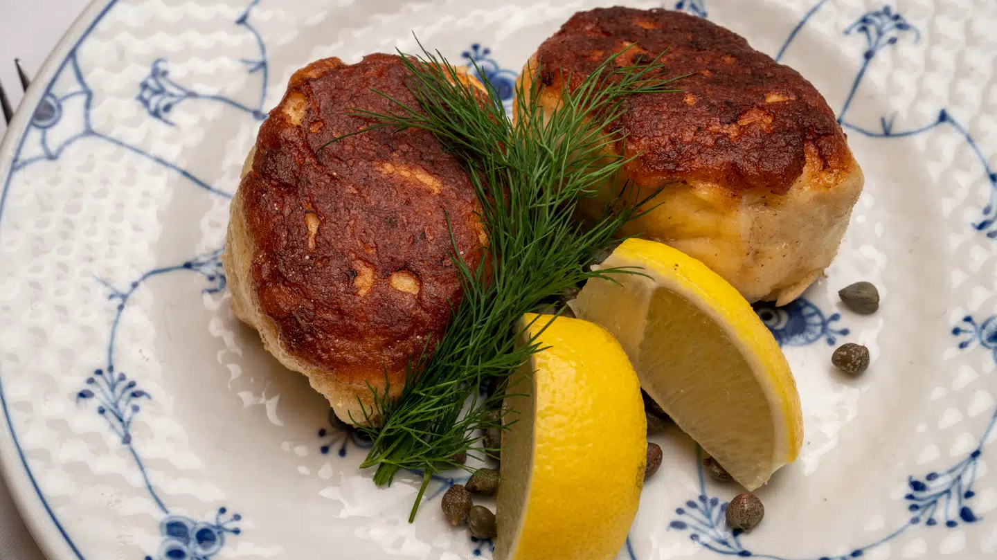 Mad anmeldelse af Restaurant Sankt Annæ. Fiskefrikadelle.