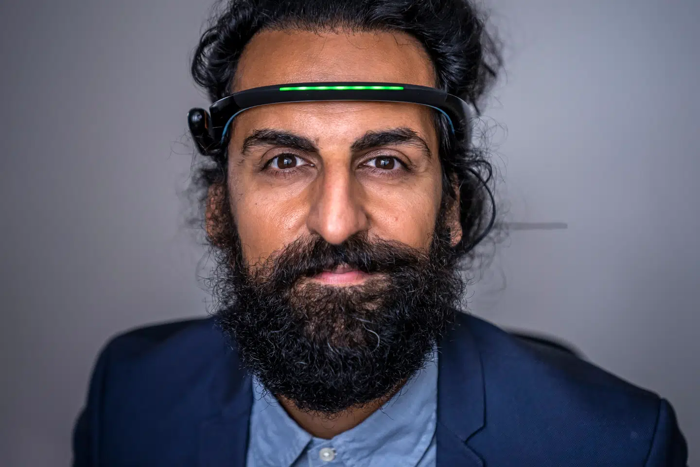 Armin Kavousi markedsførte sig selv som neuroforsker med en kandidatgrad fra Aston University i England. Men han har aldrig været tilknyttet universitetet.