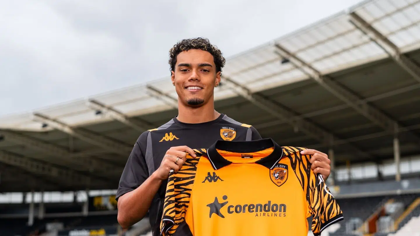 Ronaldinhos søn er skiftet til Championship-klubben Hull City.