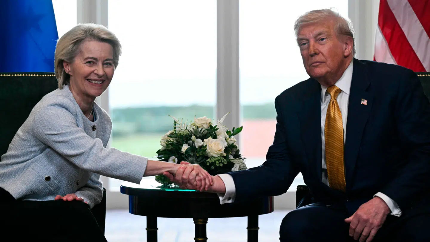 Europakommissionens formand, Ursula von der Leyen, i et stort smil sammen med den amerikanske præsident, Donald Trump, tidligere på året.