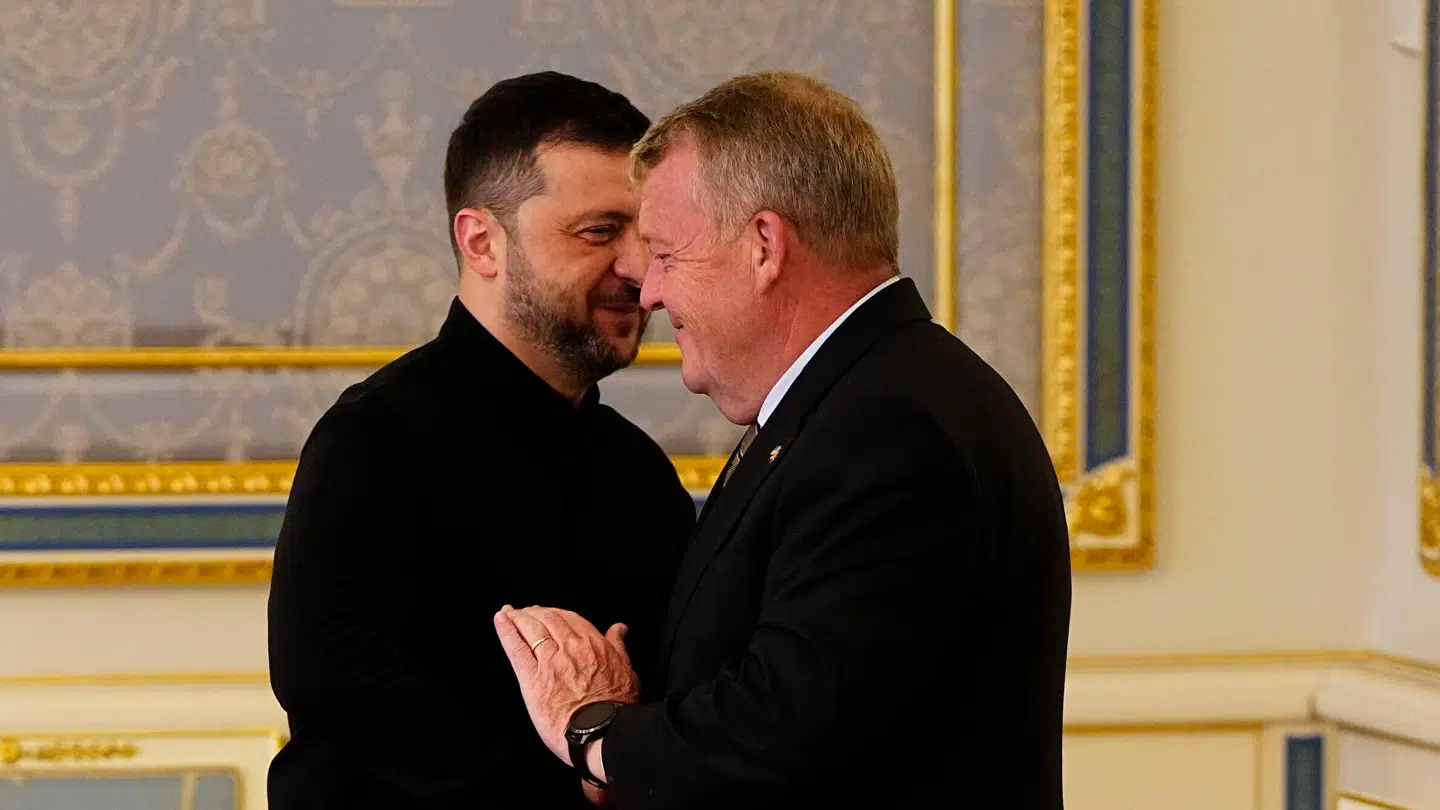 Udenrigsminister Lars Løkke Rasmussen (M) mødes med Ukraines præsident, Volodymyr Zelenskyj, fredag.