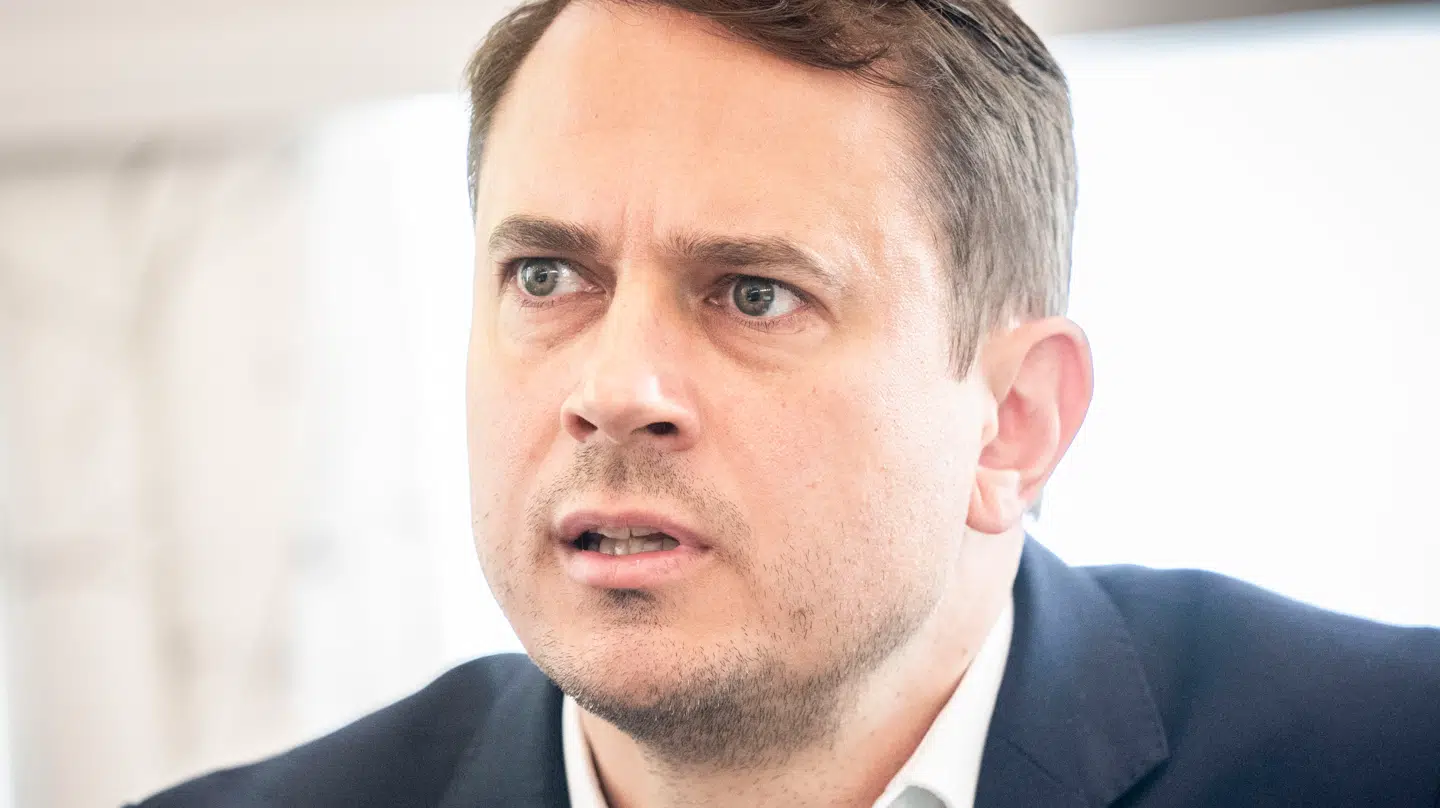'Jeg tager naturligvis afstand fra enhver form for politisk vold,' udtaler Barsøe til B.T.