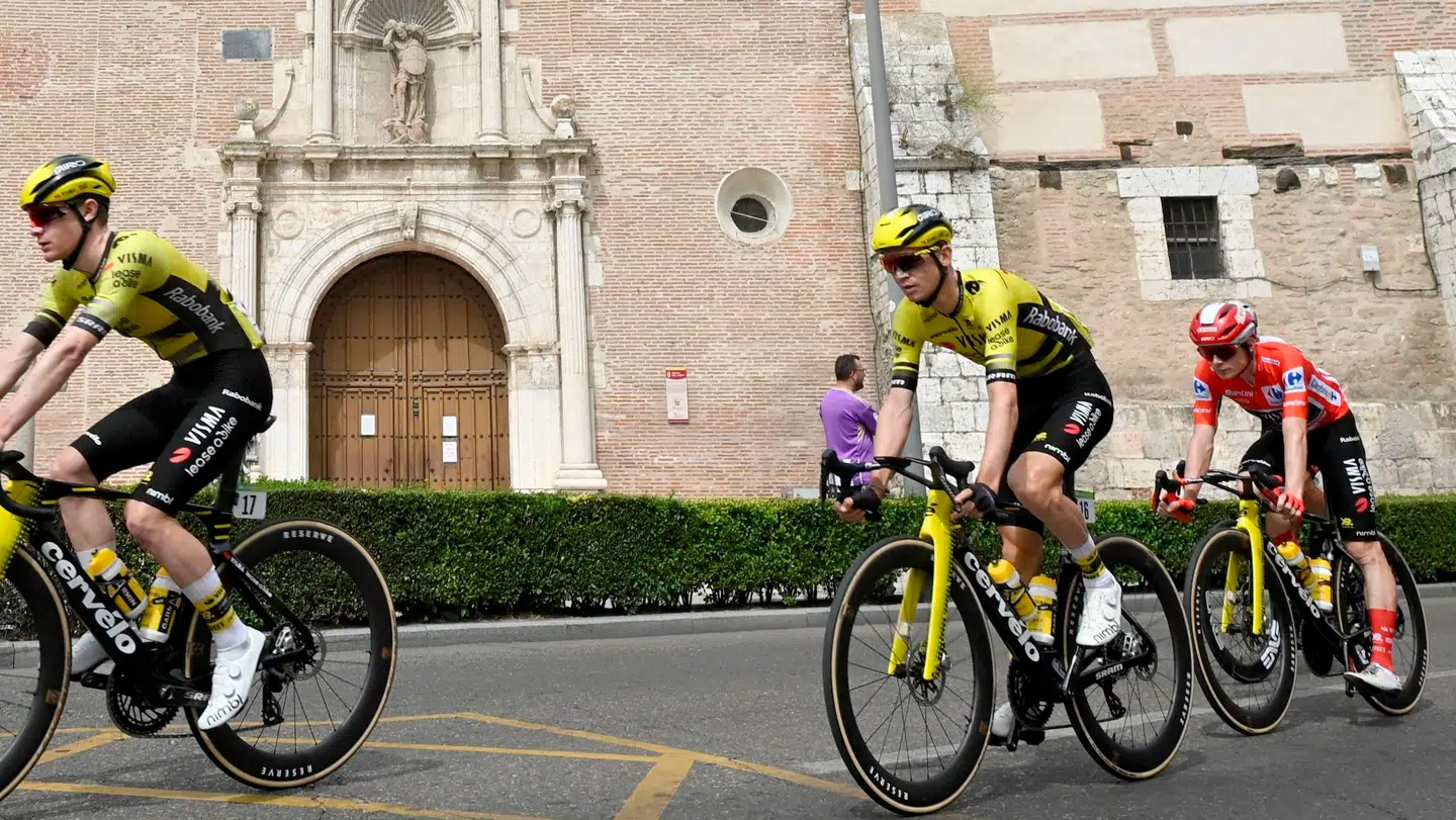 Jonas Vingegaard og Visma-Lease a Bike på dagens rute.
