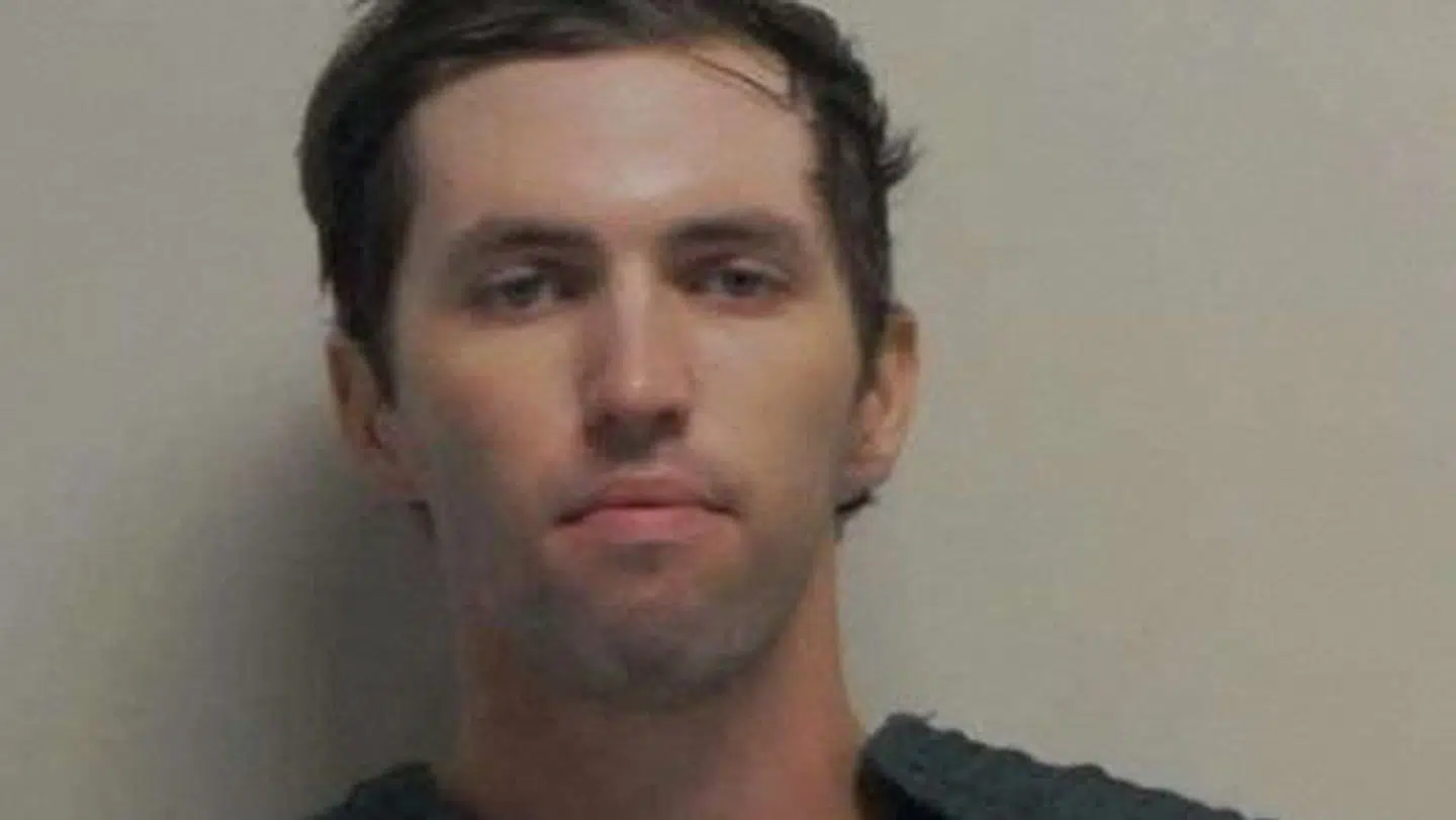 Et offentliggjort forbryderfoto af Tyler Robinson.