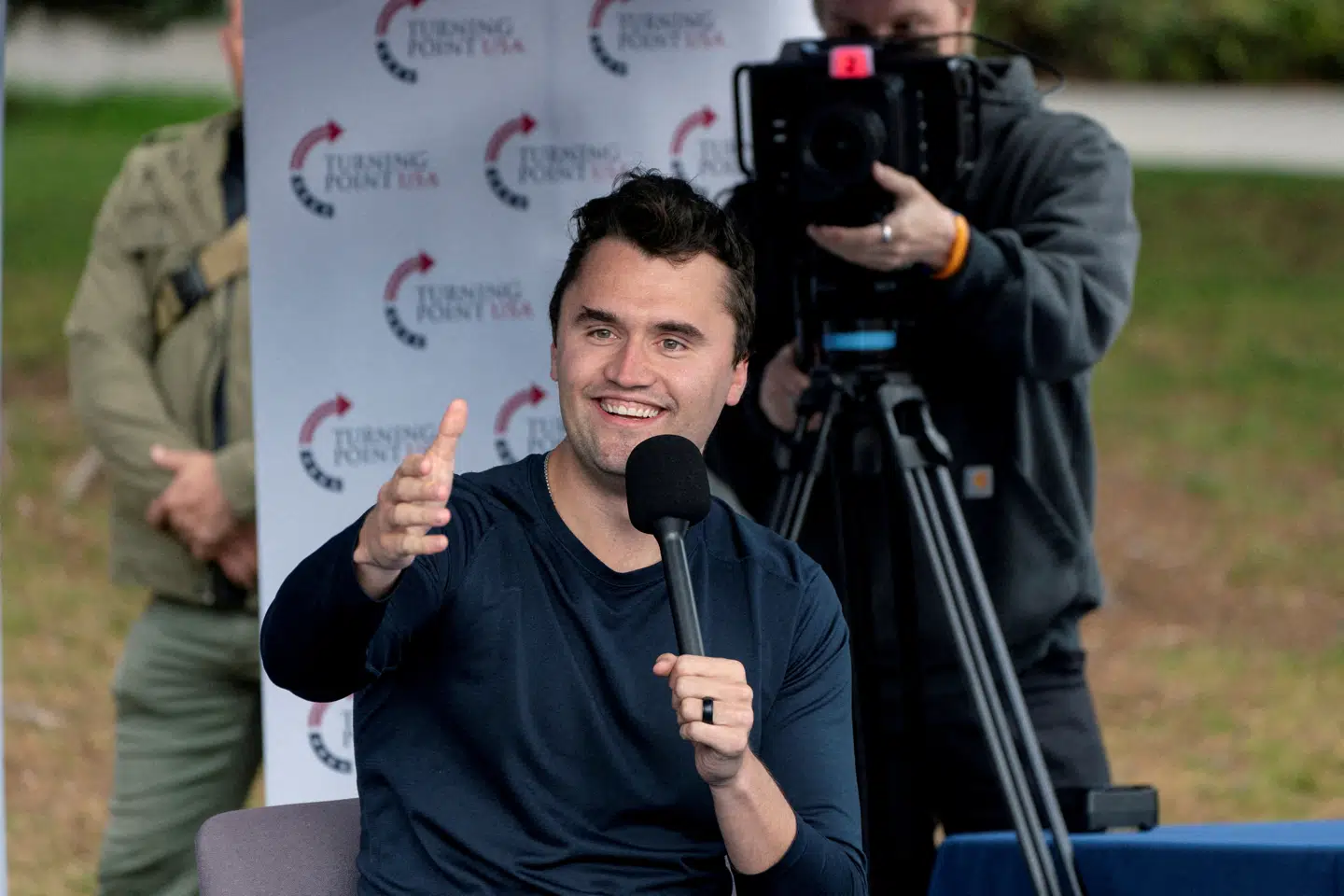 Charlie Kirk blev skudt og dræbt 10. september under et af sine debatarrangementer – et format, hvor universitetsstuderende skal ændre hans politiske overbevisning.