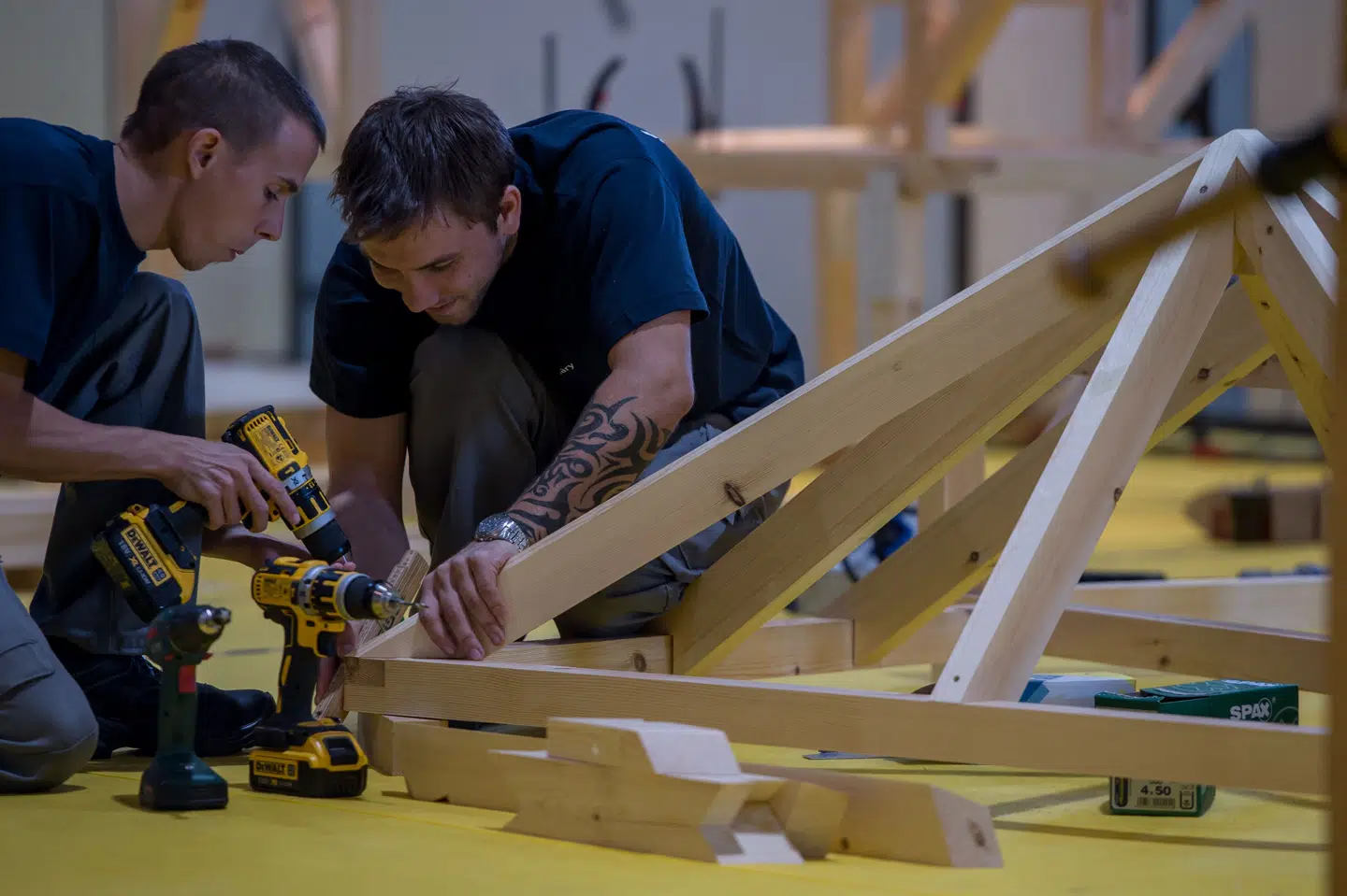 To mænd kunne ses dyste i tømrerdisciplinen ved EuroSkills i 2014. Konkurrencen er blevet afholdt siden 2008. (Arkivfoto).