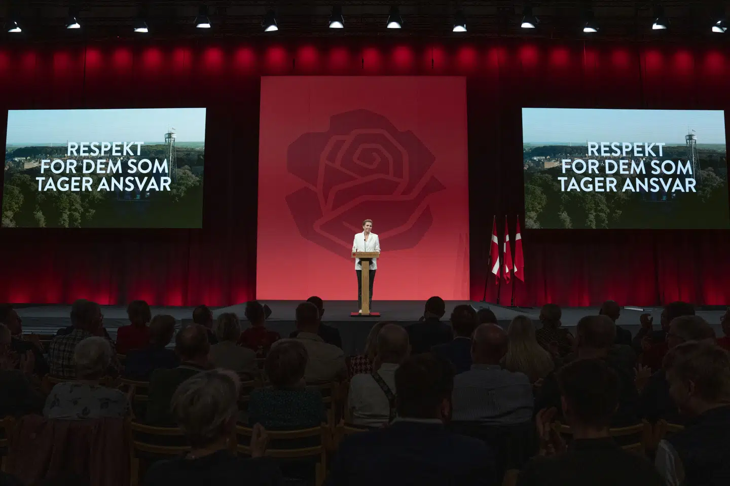 Fra partitoppens side har man iværksat en større indsats for at styrke de lokale kandidater inden kommunalvalget.