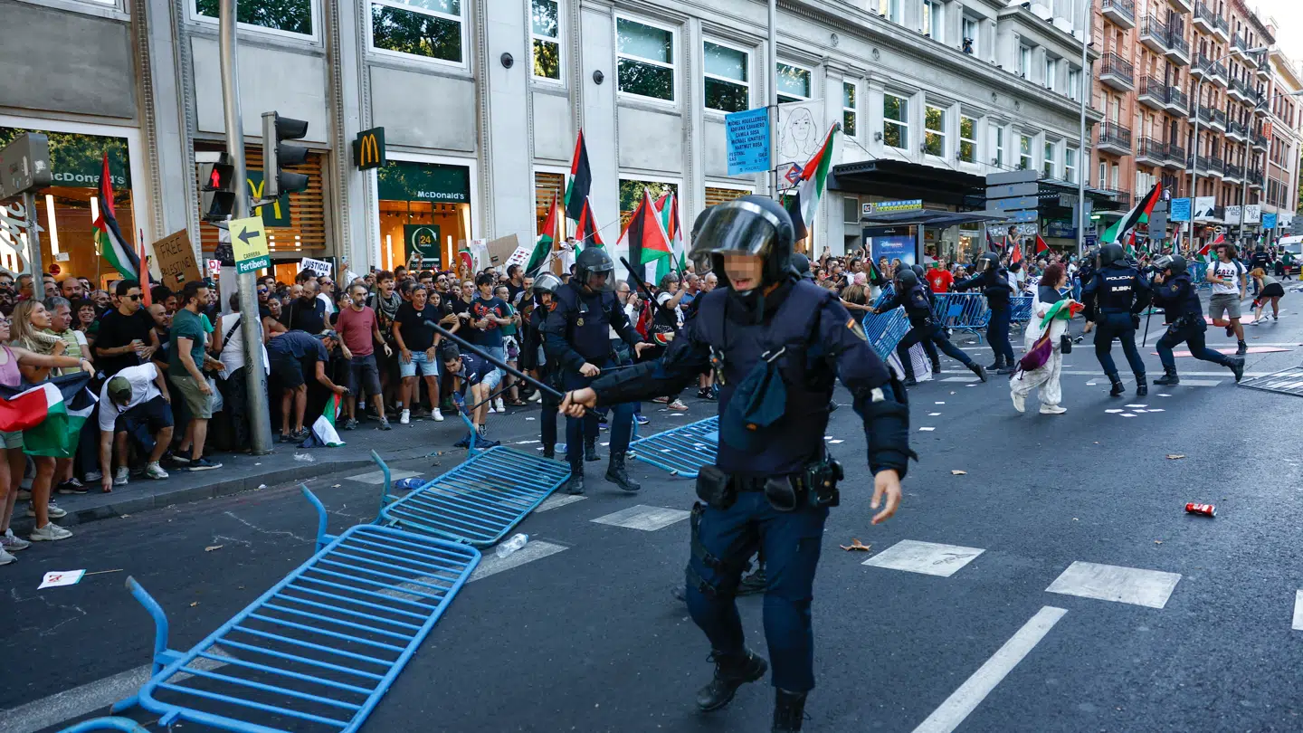 Politiet var i kamp med demonstranter i Madrid.